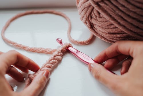 Beginners Guide on How to Choose the Right Yarn